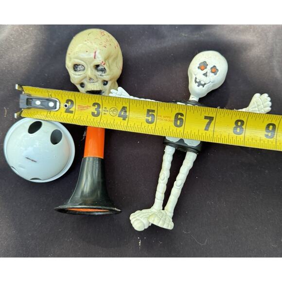 Vtg HALLOWEEN SPOOKY HORN & Hallmark Skeleton -Horn Makes Small Noise - Picture 3 of 9